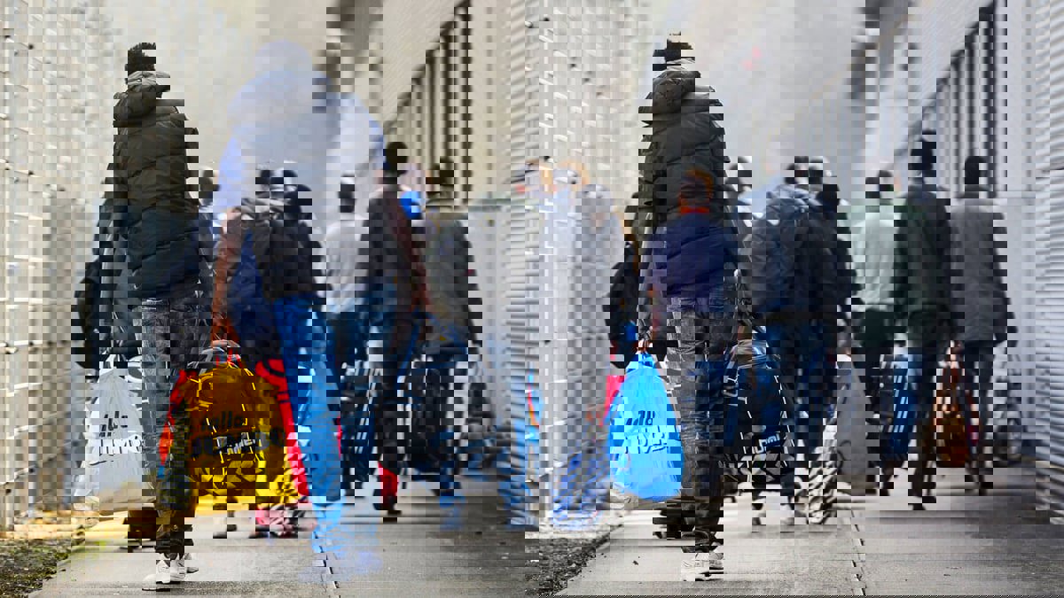 هولندا.. تعليق مؤقت لتأشيرة "لم الشمل" يثير قلق اللاجئين