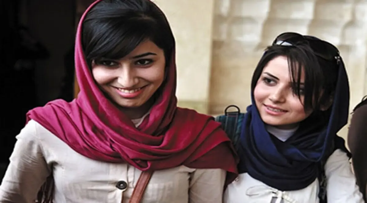 رجل دين إيراني: فرض الحجاب من أخطاء الثورة الإسلامية