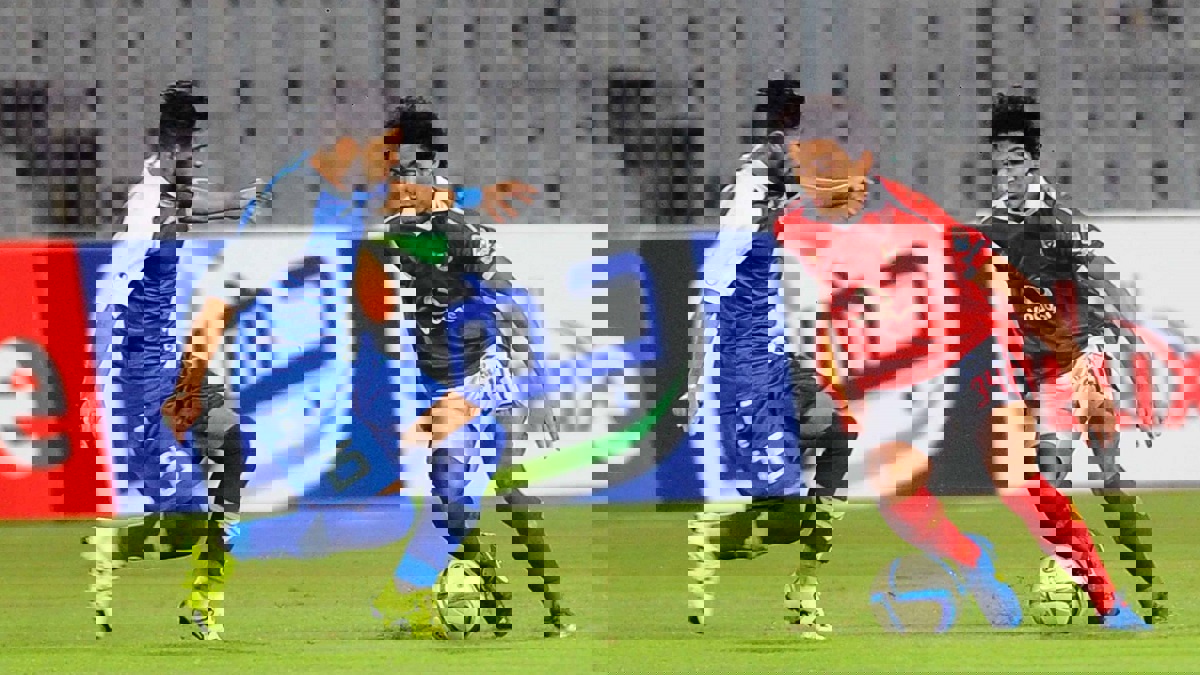 نادي الزمالك يحاول خطف أحمد حمدي.. والأهلي المصري يكشف حقيقة تمرد مؤمن زكريا