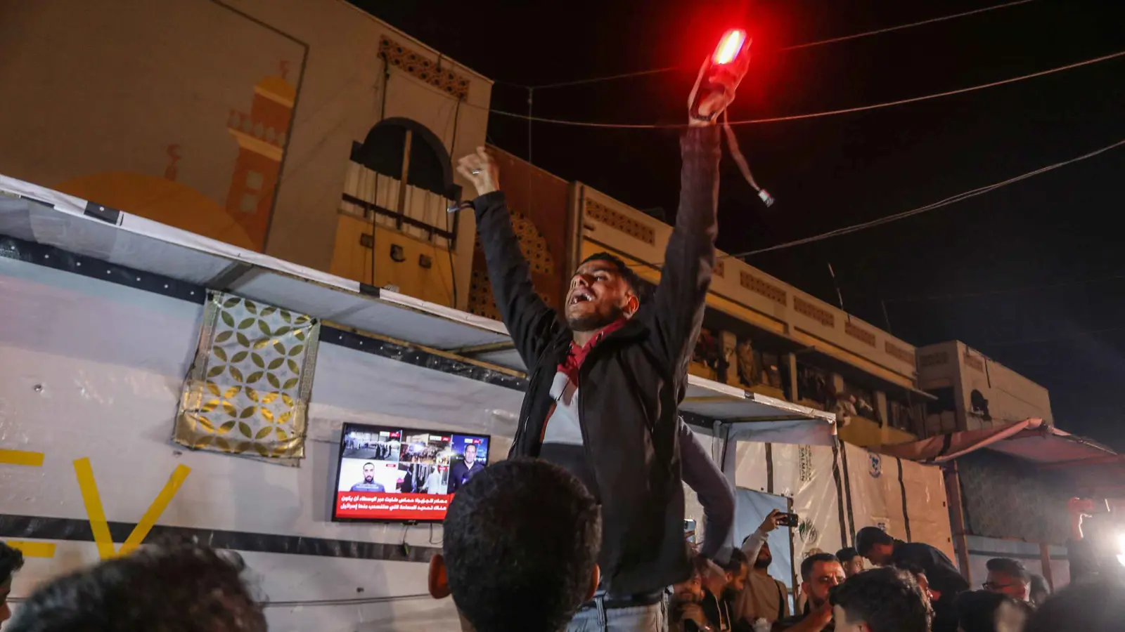 دعا لإيجاد حل سياسي.. ماكرون يطالب باحترام اتفاق غزة (فيديو)