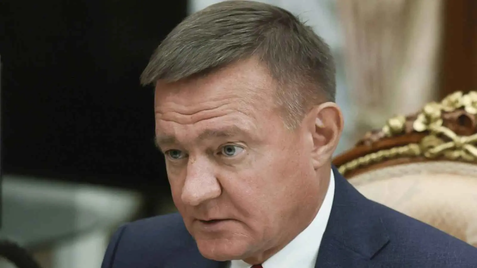 التايمز: "أزمة" تتنامى ببطء في صفوف النخبة الروسية بعد انتحار وزير