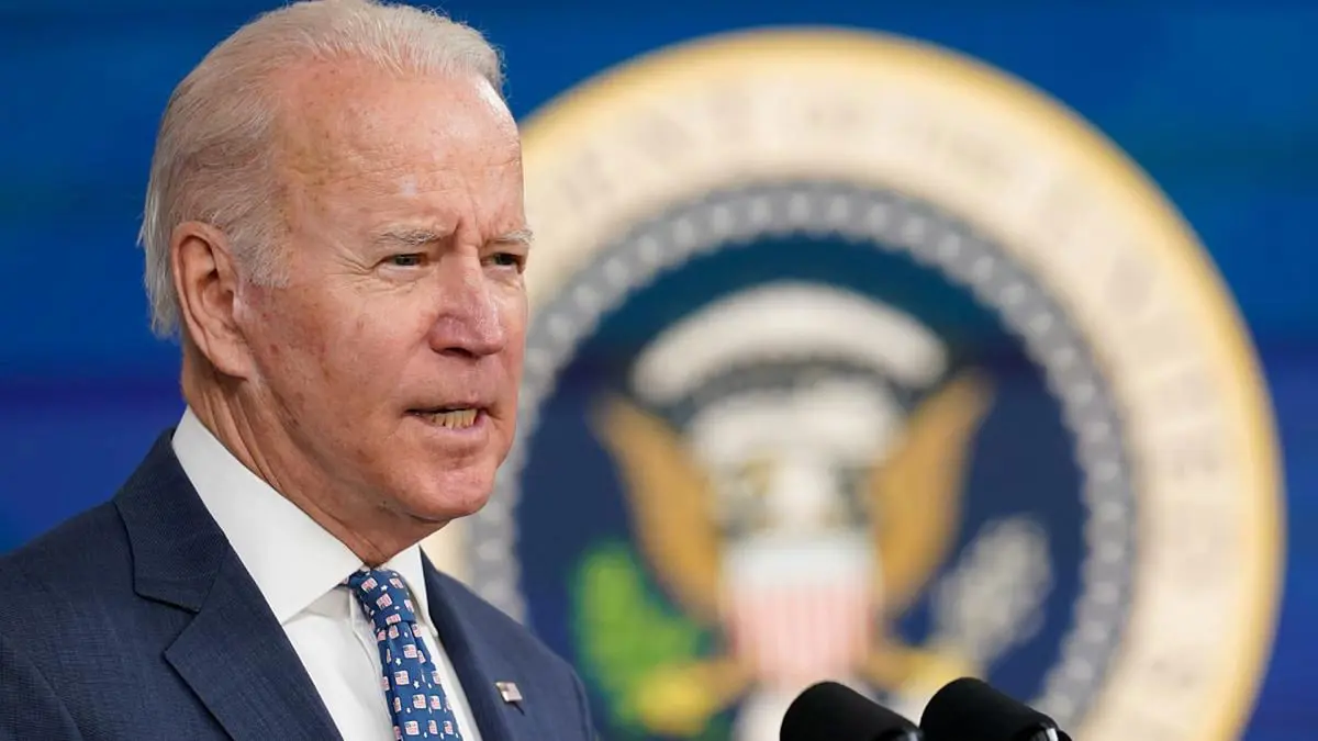 بايدن يتهم شركات النفط الأمريكية باستغلال نقص الإمدادات لتضخيم الأرباح