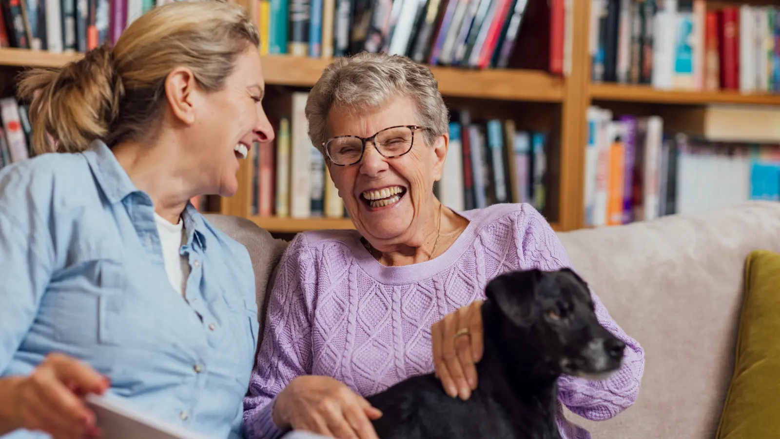 كيف نساعد المصابين بالخرف على تجاوز فترة "التوهان المسائي"؟