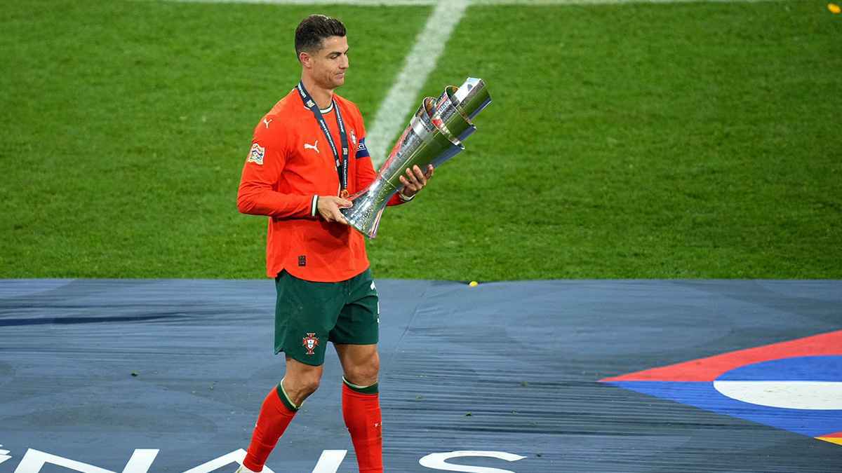 الأسطورة رونالدو يستحق.. تصريحات لافتة من نجم الهلال بعد فوز البرتغال