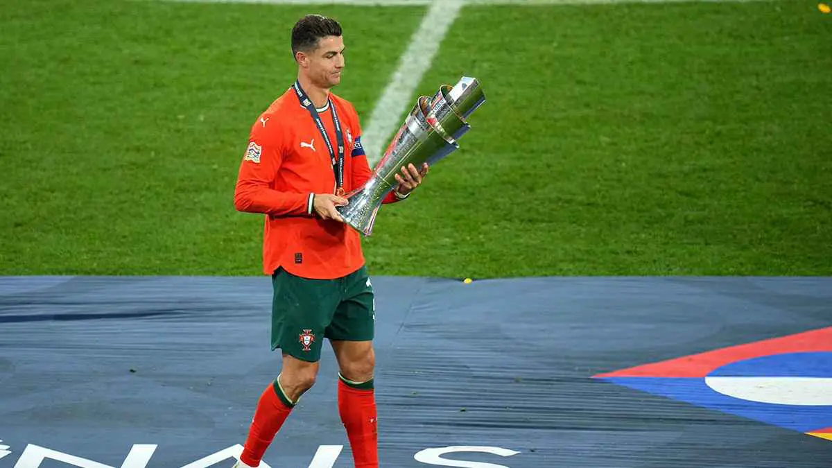 أسطورة منتخب إنجلترا: بطولات البرتغال قبل رونالدو كانت "صفر"