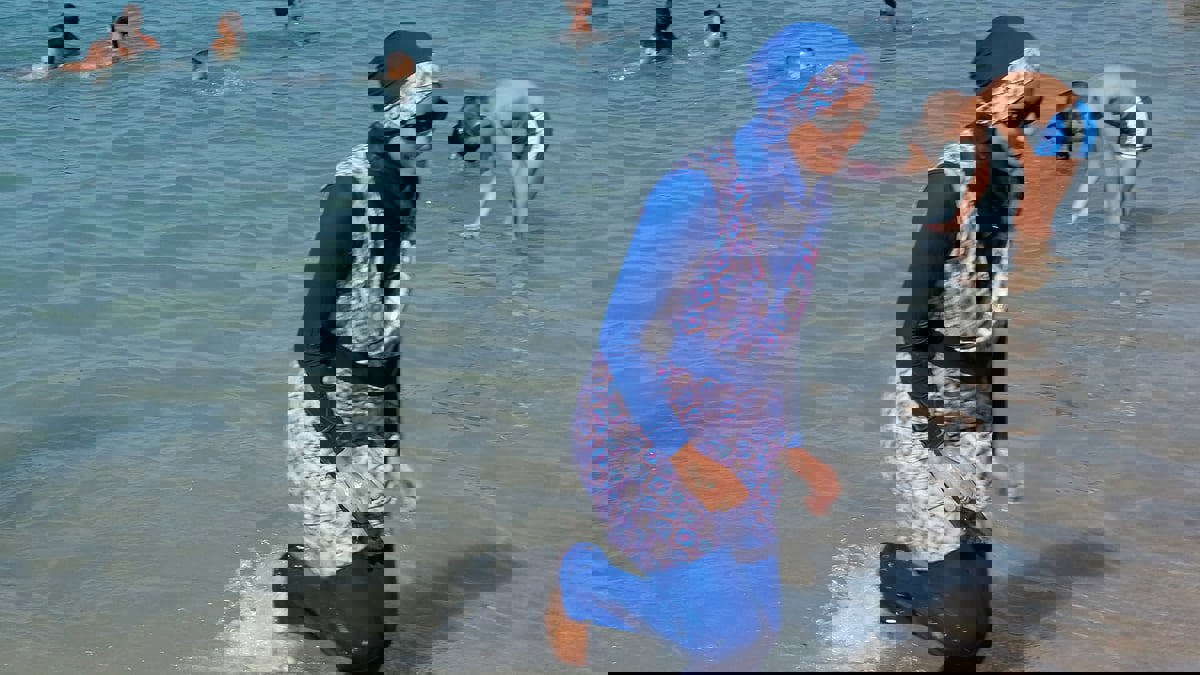 غرونوبل الفرنسية تحيل قرار السماح بارتداء البوركيني للمحكمة العليا