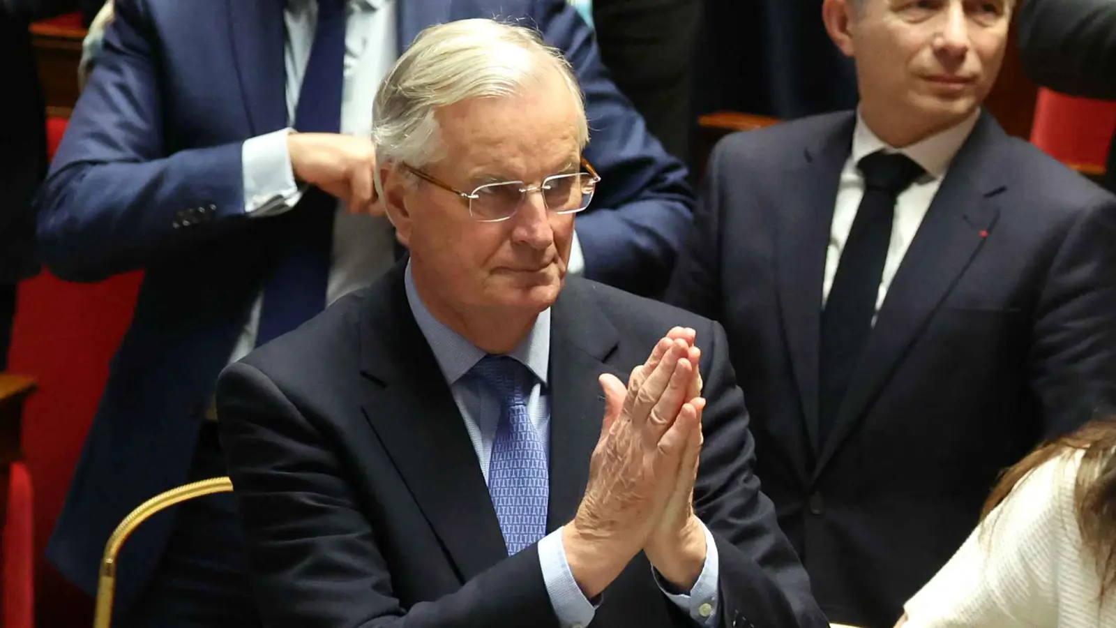 بعد سقوط بارنييه.. الجمهورية الفرنسية الخامسة "تتداعى"