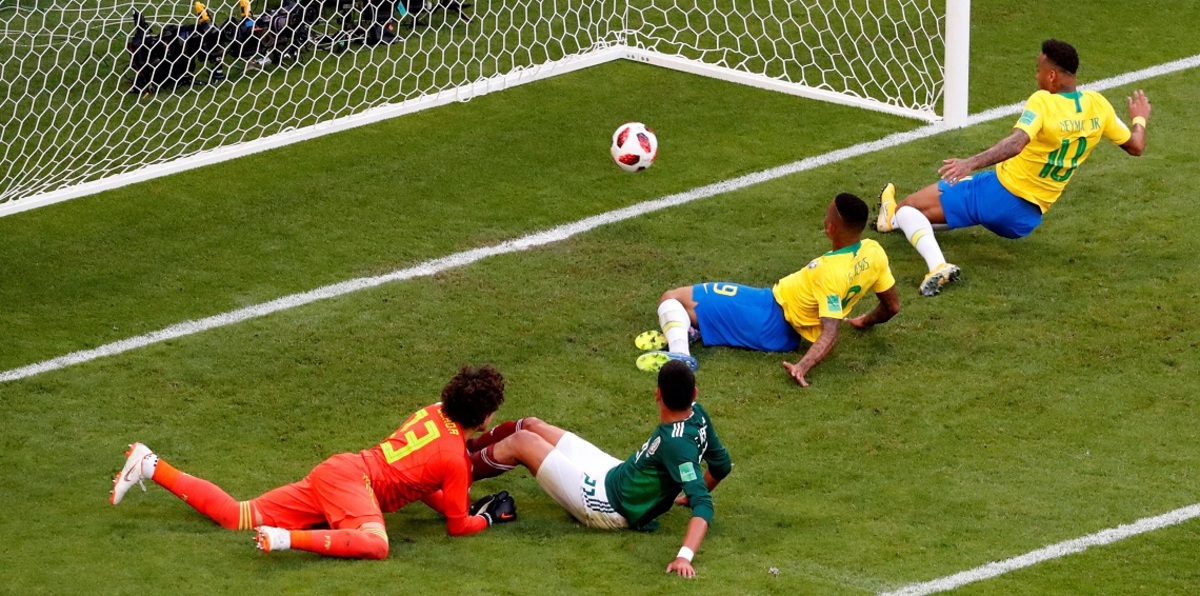 أهداف مباراة البرازيل والمكسيك.. نيمار وفيرمينو يتقدمان للسيليساو (فيديو)