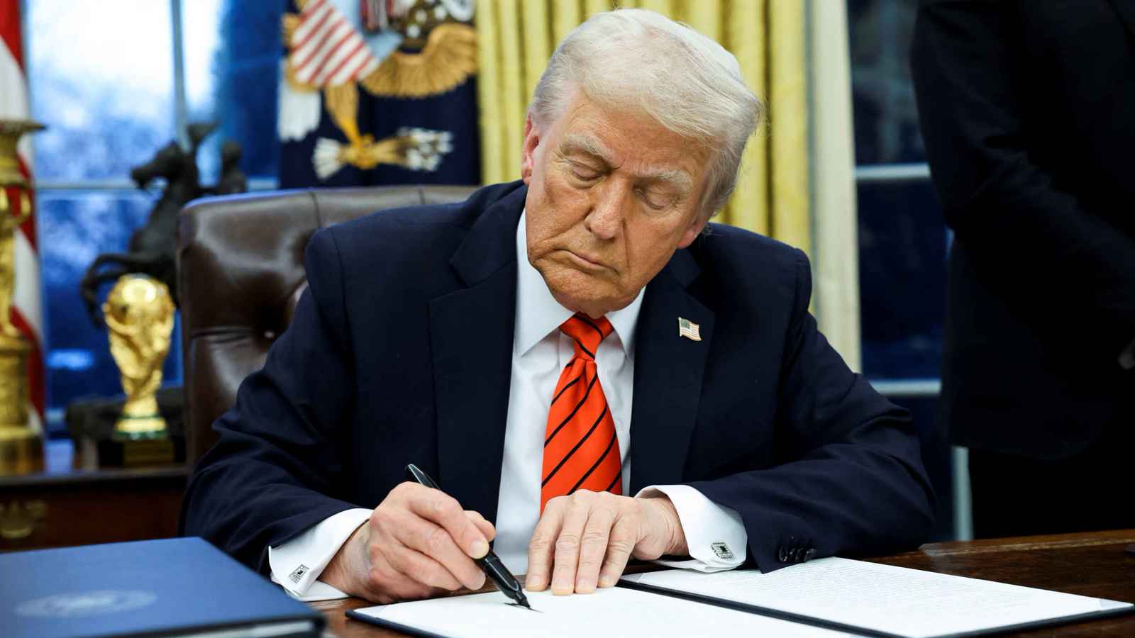 ترامب يرجح تخفيض الرسوم الجمركية المفروضة على الصين