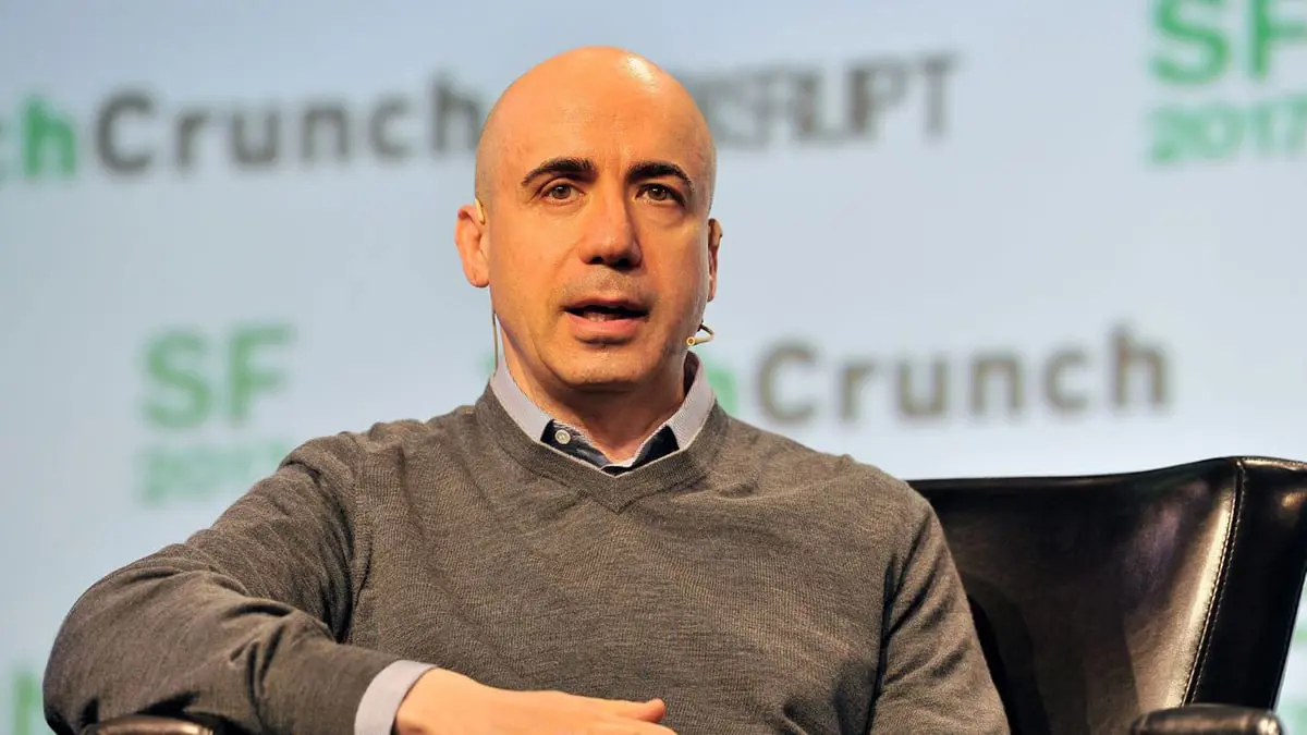 الملياردير يوري ميلنر يتخلّى عن جنسيته الروسية
