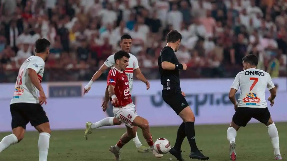 خبير تحكيمي لـ "إرم نيوز": الحكم التركي حرم الزمالك من ضربة جزاء أمام الأهلي