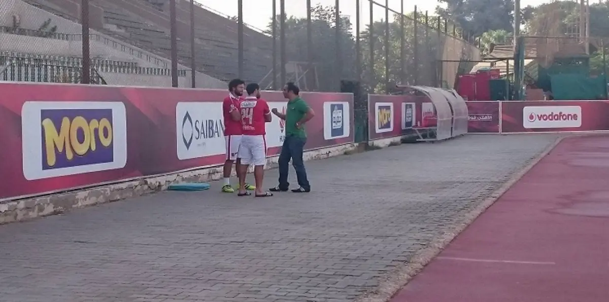 مشادة في مران الأهلي المصري.. وحارس الفريق يدرس الرحيل