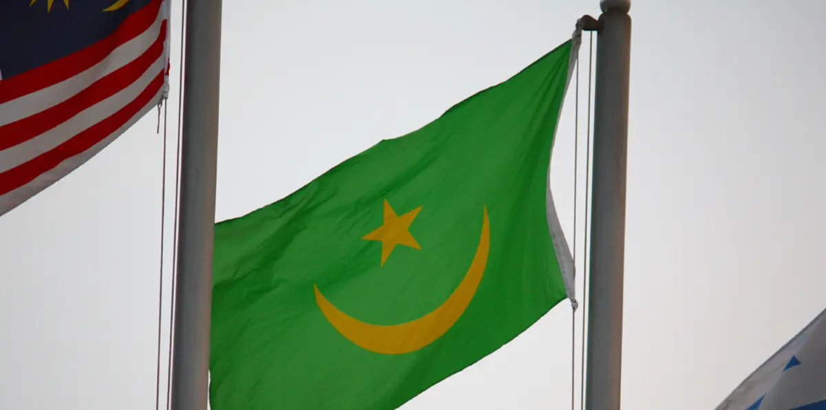 رجل دين موريتاني يتخلى عن جنسيته ويعلن "الولاء" لملك المغرب