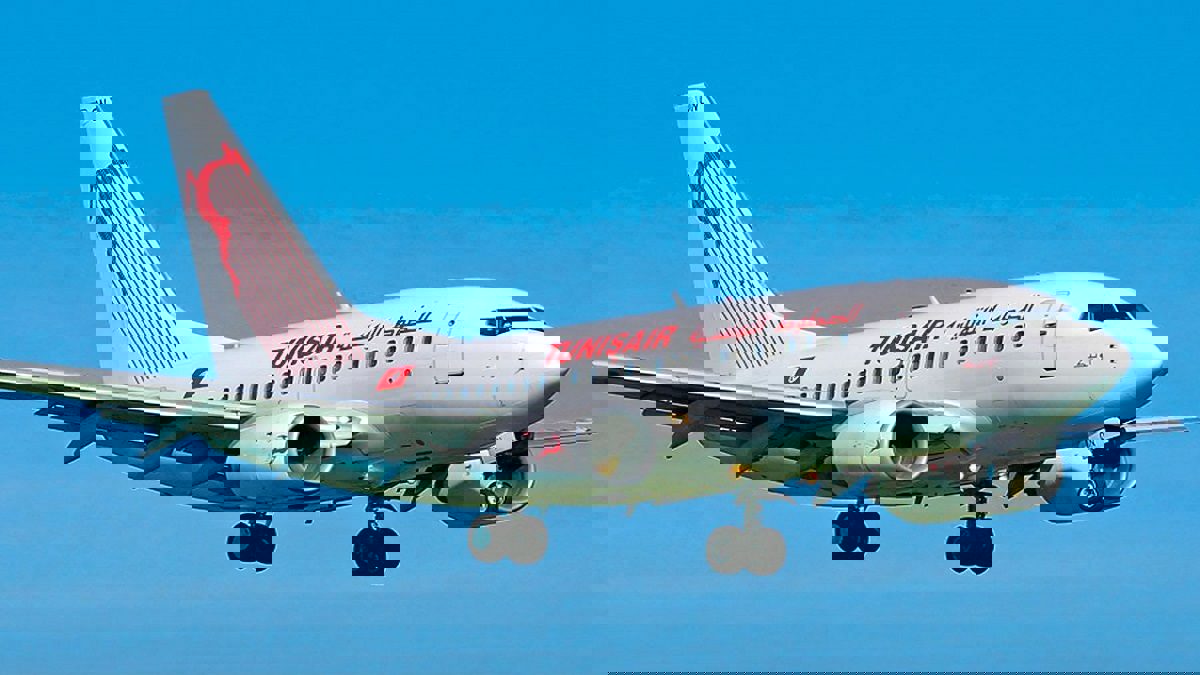 مدير الخطوط الجوية التونسية: أقلت بسبب رفض بيع الشركة لقطر