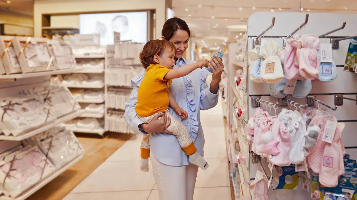 وفّر أموالك عند شراء ملابس الأطفال.. بهذه الطرق