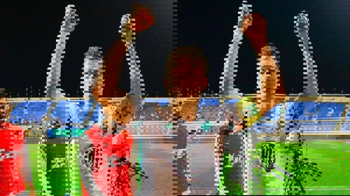 طرابزون سبور يتفق مع إزغان أليوسكي لاعب الأهلي السعودي