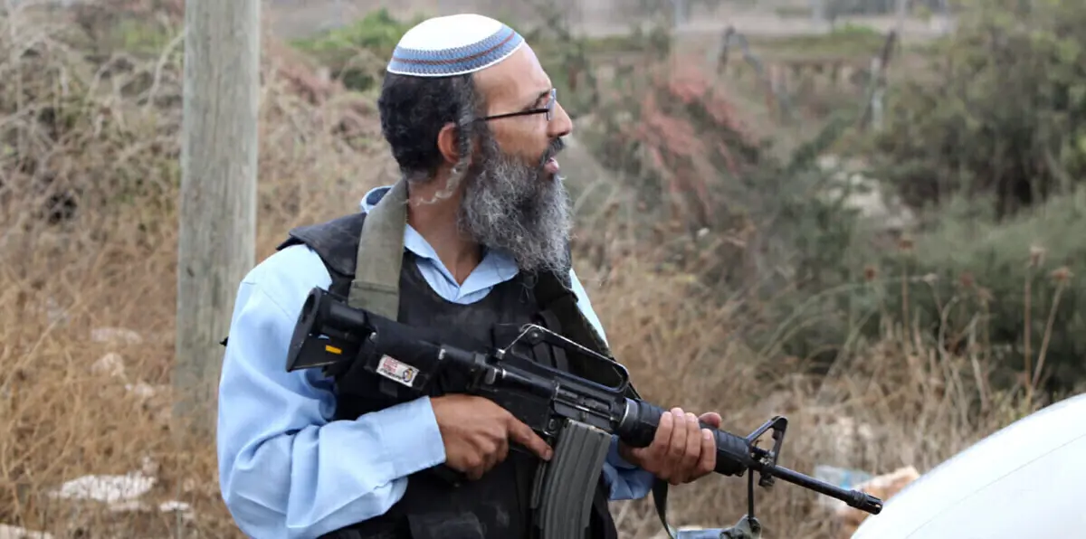 وزير يتعهد بإصدار تراخيص سلاح لجميع الإسرائيليين ردًا على المصالحة الفلسطينية