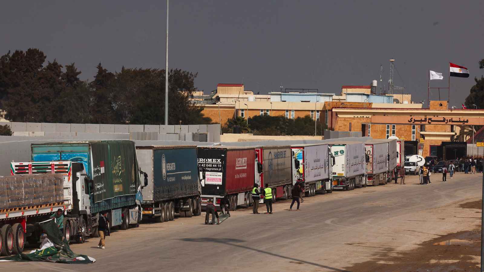 حماس: إغلاق معبر رفح سيؤخر العثور على جثامين الرهائن في غزة