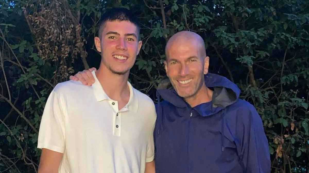 من هو نجل زيدان الذي يرغب برشلونة في التعاقد معه؟