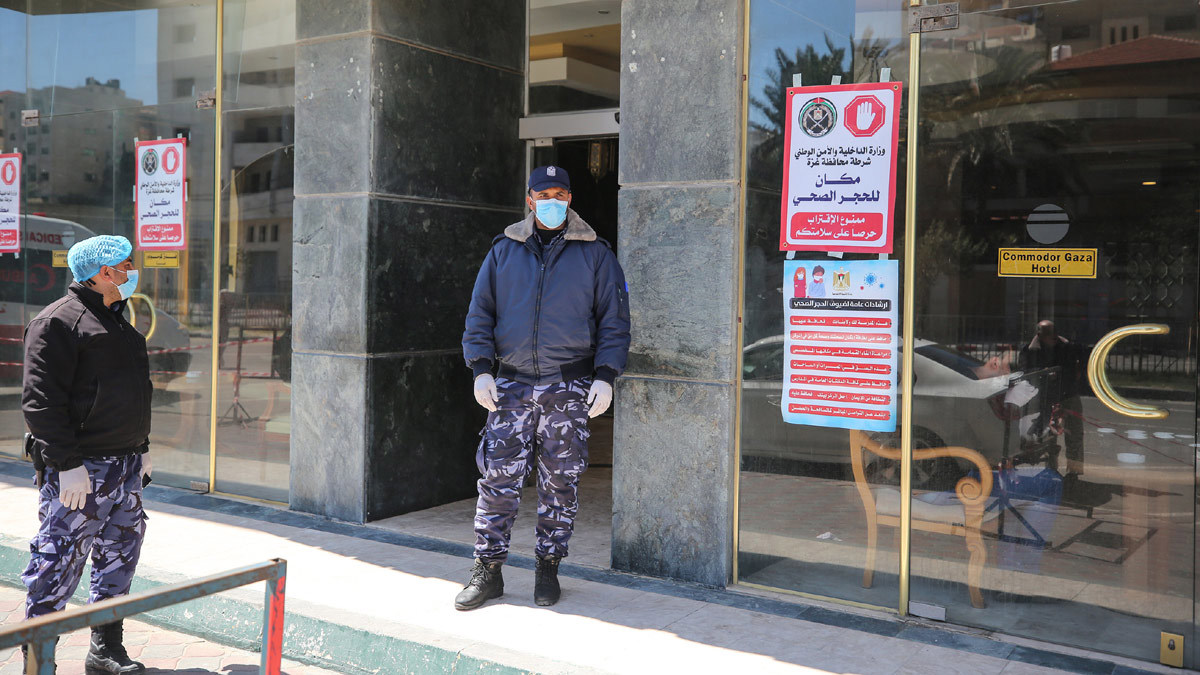 إسرائيل تربط أي مساعدات لغزة لمواجهة كورونا باستعادة رفات جنديين