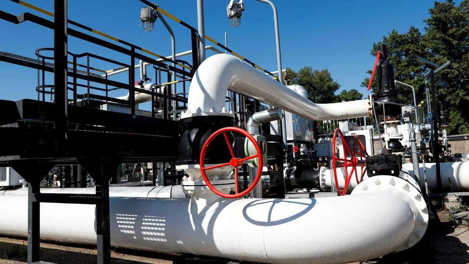 "دروغبا".. سلاح روسي لإجبار أوروبا على تقديم تنازلات في أوكرانيا