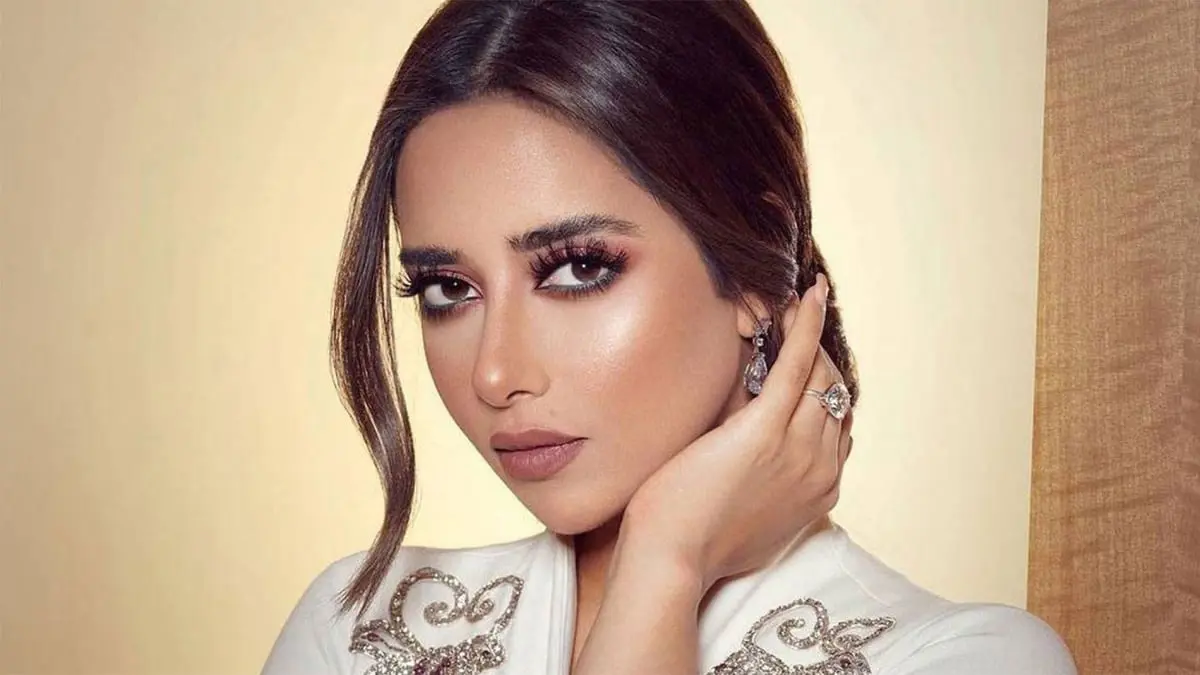 رقص وأغان سودانية.. بلقيس تشعل ليل الخرطوم (فيديو)