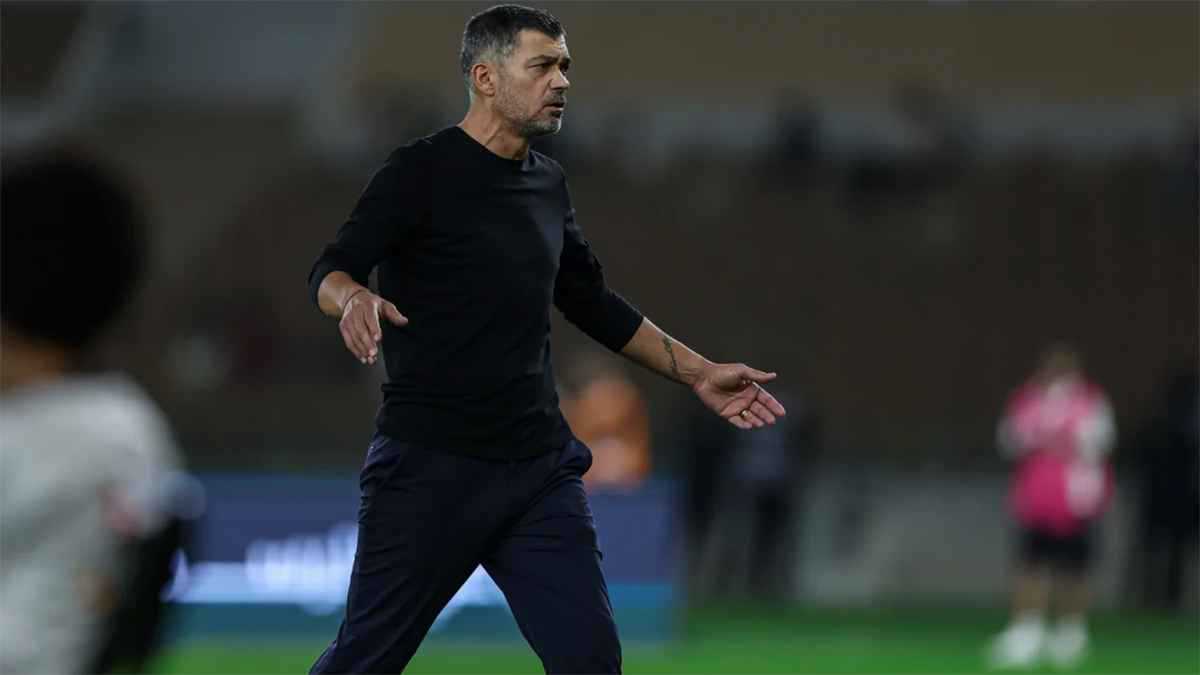 فقط أسماء في الملعب.. كونسيساو يشن هجوما كبيرا على لاعبي الاتحاد