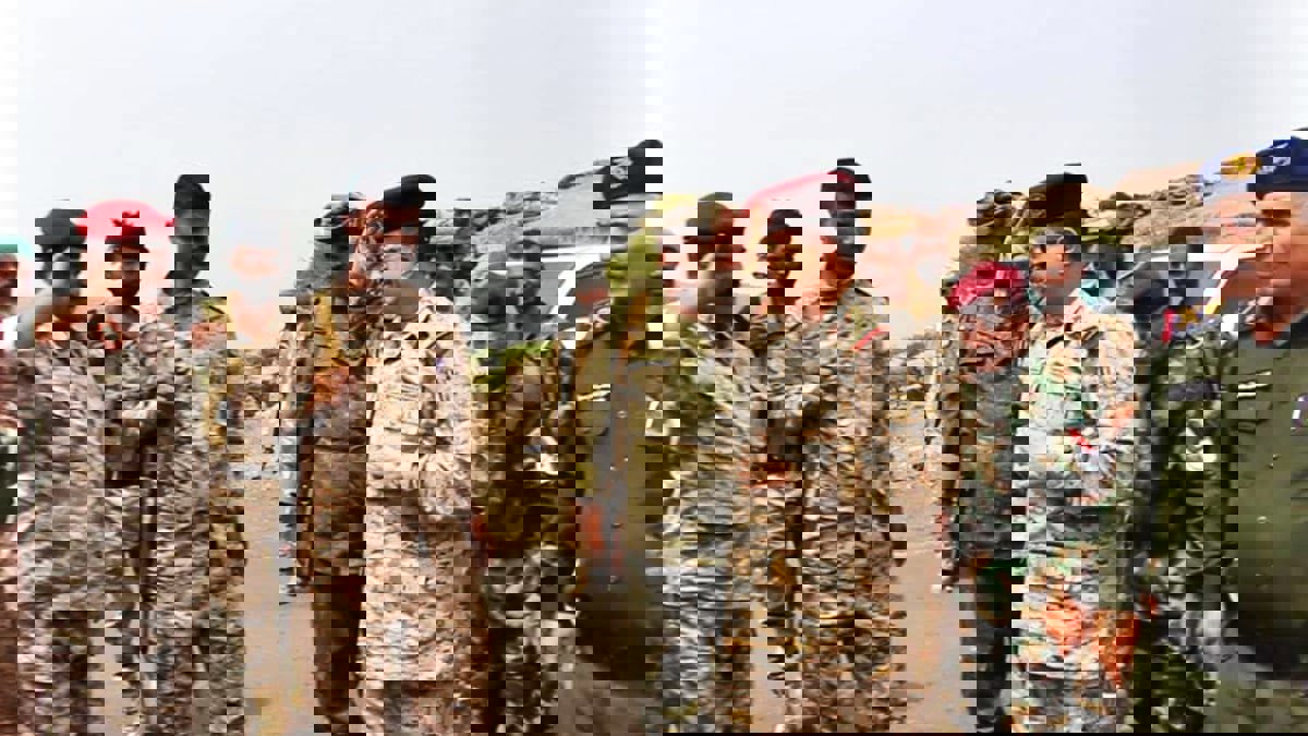 بالتزامن مع زيارة المقدشي.. قصف حوثي على مواقع القوات الجنوبية في الضالع