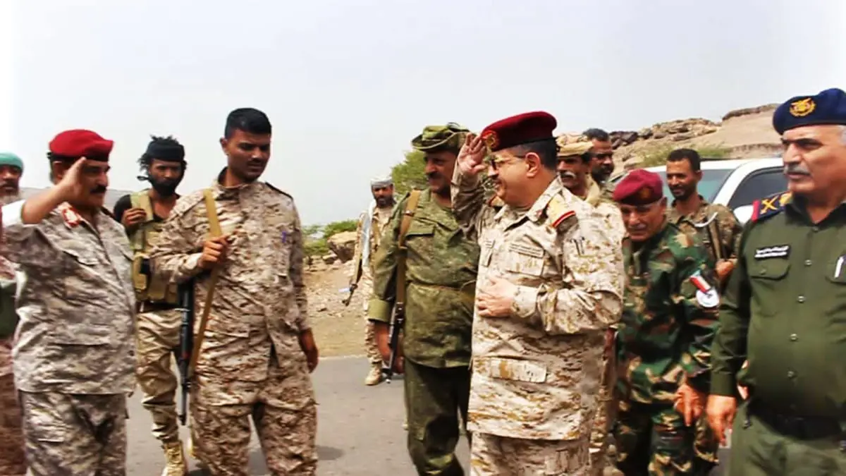 بالتزامن مع زيارة المقدشي.. قصف حوثي على مواقع القوات الجنوبية في الضالع