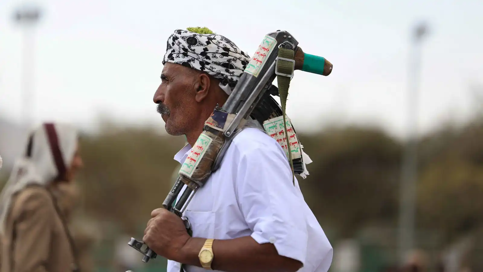 أسلحة إيرانية للحوثيين؟.. خفايا وصول 3 طائرات إلى صنعاء