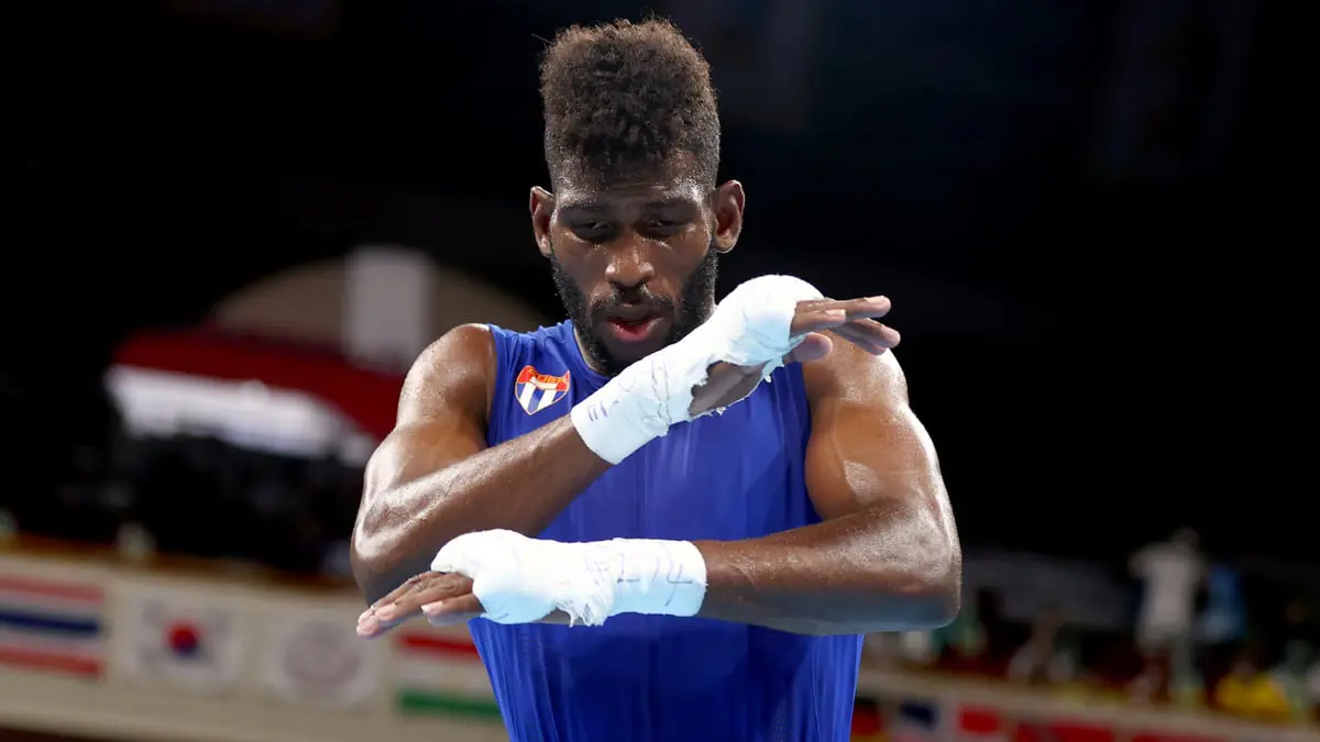 برقصة لمايكل جاكسون.. كروز يحتفل بذهبية وزن الخفيف (فيديو)