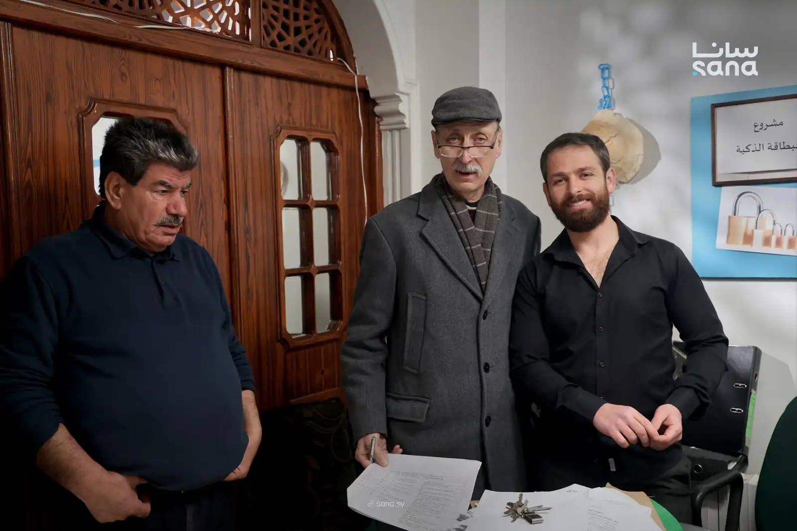 المخرج السوري نضال قوشحة مع فريق العمل