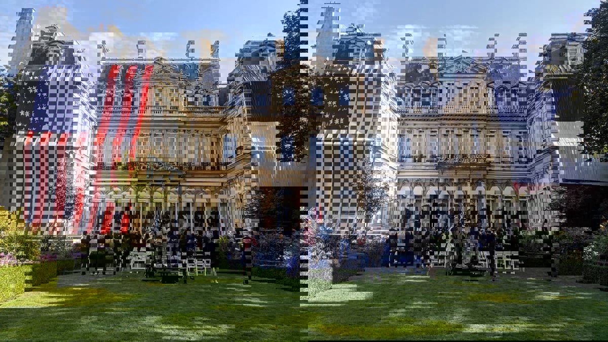 "متلازمة هافانا" تطال سفارة واشنطن بباريس.. حيرة أمريكية ومخاوف من التجسس