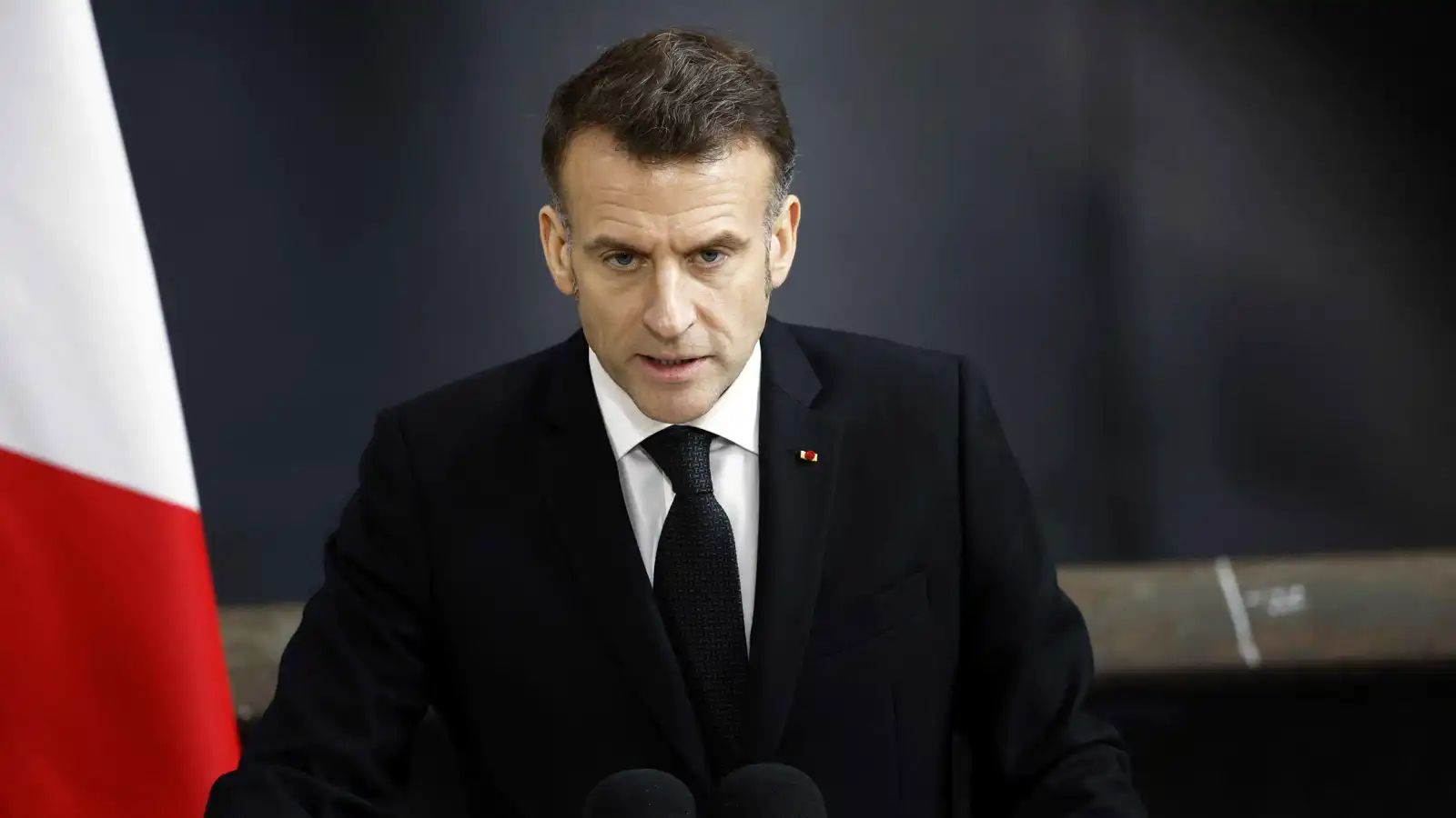 "الإليزيه": ماكرون يستدعي مجلس الدفاع الفرنسي لاجتماع طارئ