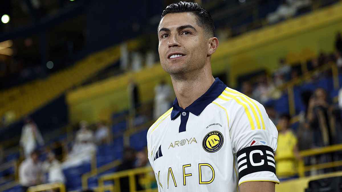 بعد ربطه برونالدو.. الوداد يفجر جدلا حول "صفقة كبيرة" بعلم البرتغال (فيديو)