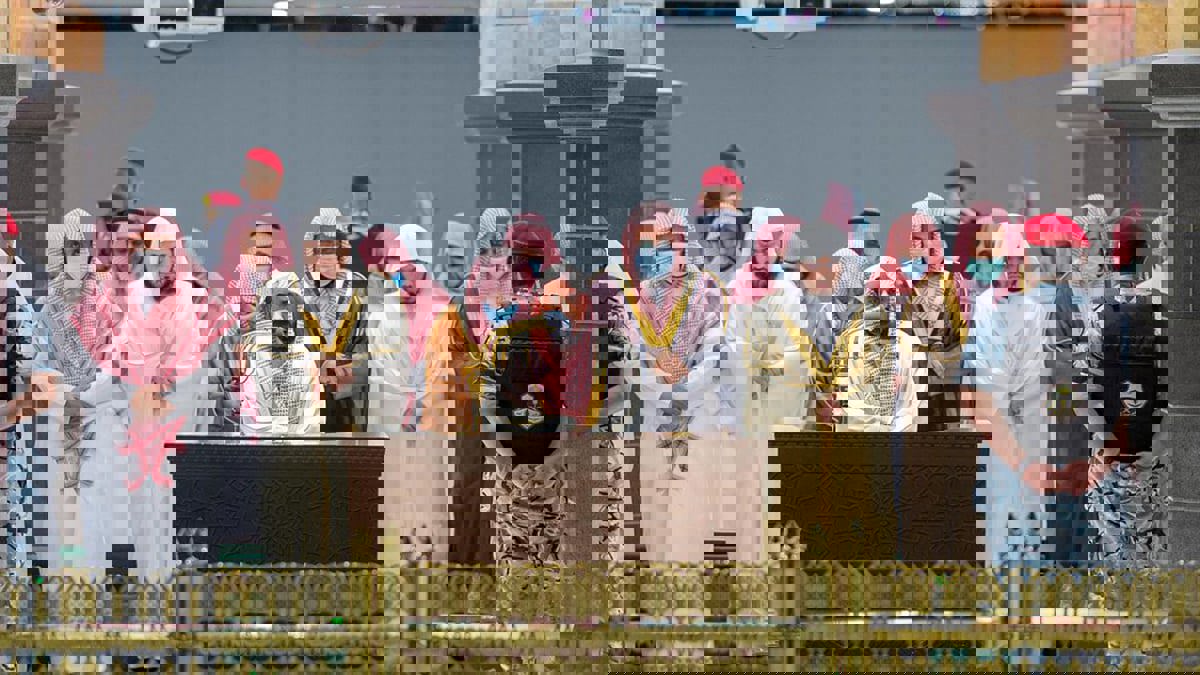 إقامة أول صلاة تراويح في أول ليلة لشهر رمضان بالمسجد الحرام (صور)