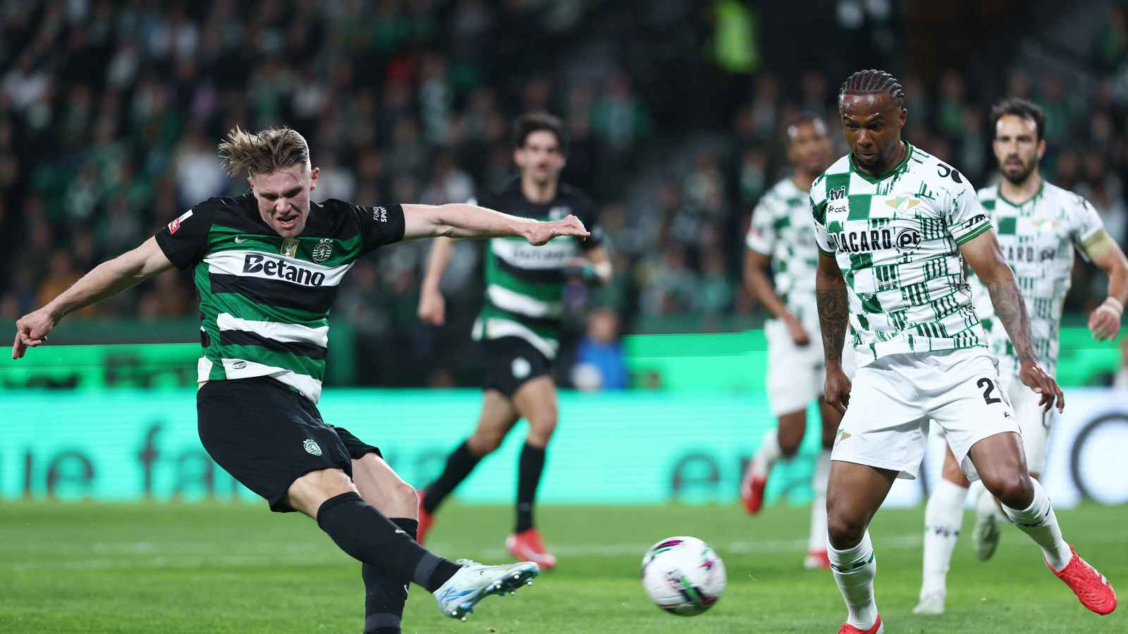 تطور لافت.. رونالدو الجديد يقاطع تدريبات سبورتنغ لشبونة من أجل آرسنال