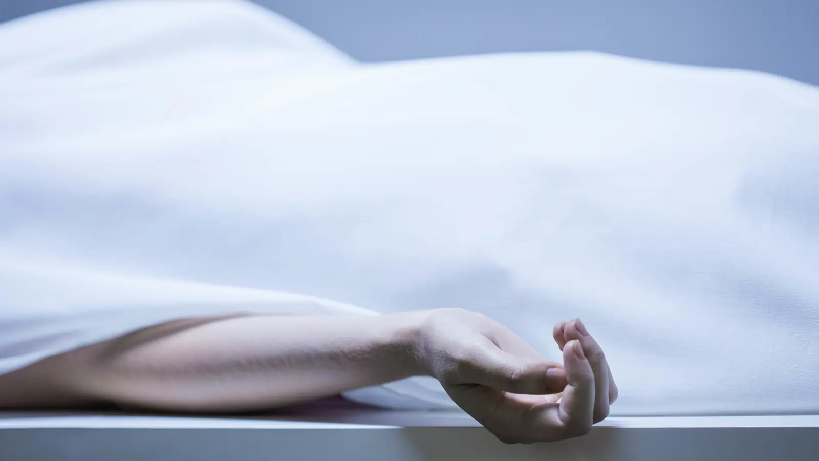 وفاة امرأة فرّت من العنف المنزلي بحادث مأساوي