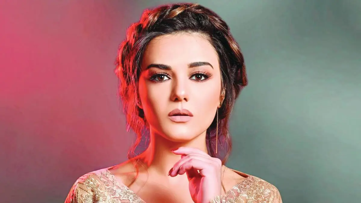 هجوم واسع على الفنانة السورية دانا مارديني بسبب حفل عيد ميلادها (صور)