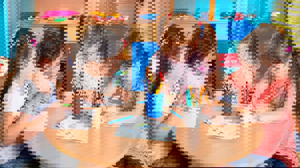 طفلة تكشف جريمة والدتها في الروضة.. والشرطة تتدخل