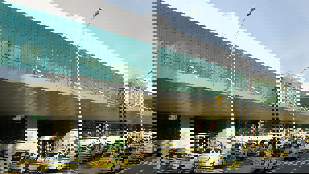 عملية قرصنة تتسبب بعرض "مقاطع مخلة" على شاشات مطار برازيلي