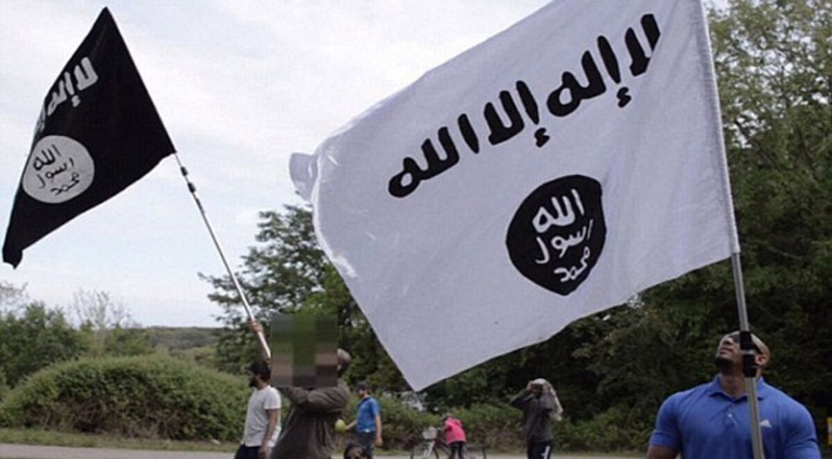 توقيف شخصين بتهمة توزيع منشورات "داعش" وسط لندن