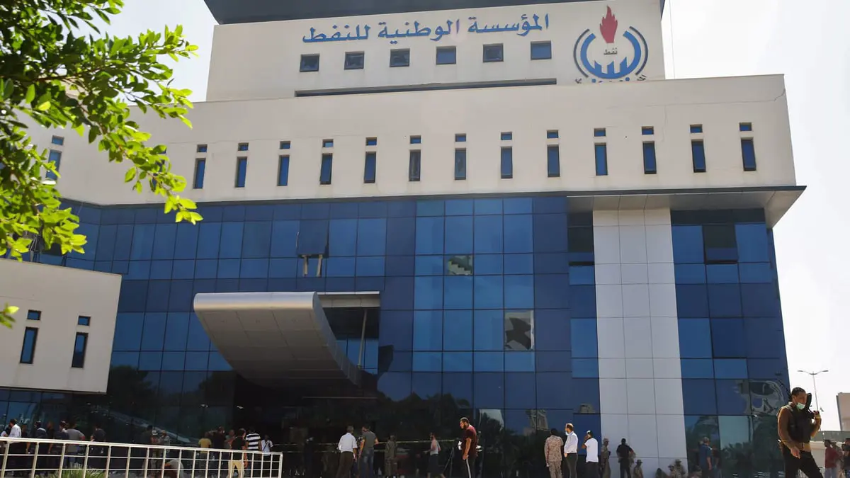 قوة تابعة للدبيبة تحاصر مبنى مؤسسة النفط.. وتمهل صنع الله ساعة لتسليم نفسه