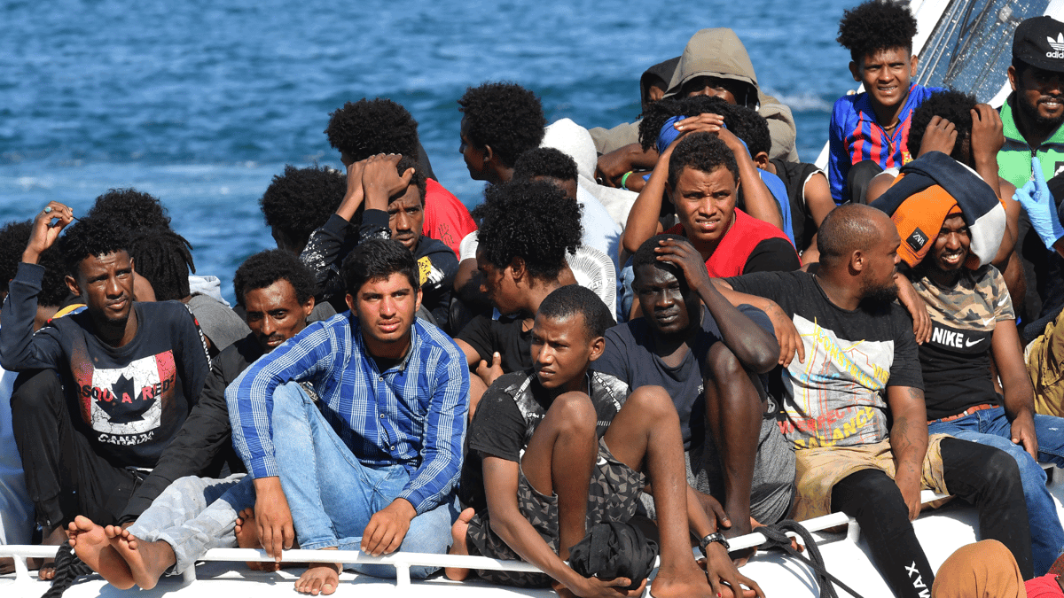 "فايننشال تايمز": الاتحاد الأوروبي سيمنح تونس 180 مليون دولار لكبح الهجرة