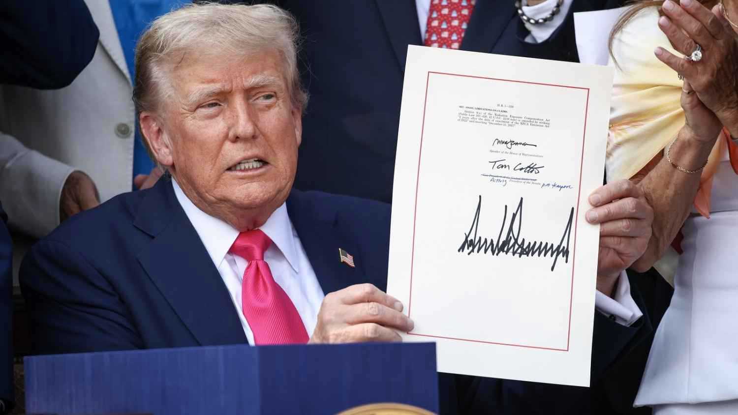 وسط قلق جمهوري.. قانون ترامب "الكبير" يتحول لـ"ذخيرة انتخابية" بيد الديمقراطيين