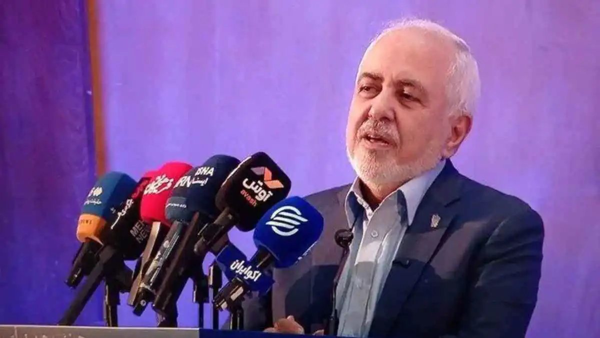 مهاجما الإعلام العبري.. ظريف ينفي التواصل مع رضا بهلوي خلال احتجاجات إيران