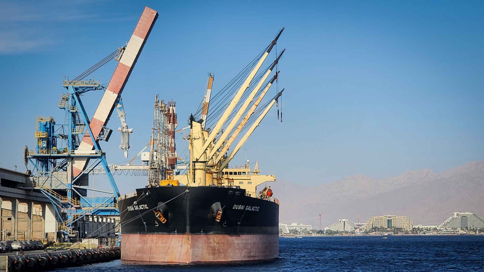 بعد أنباء عن انفجارات.. إسرائيل توضح حقيقة "الحادث" في إيلات