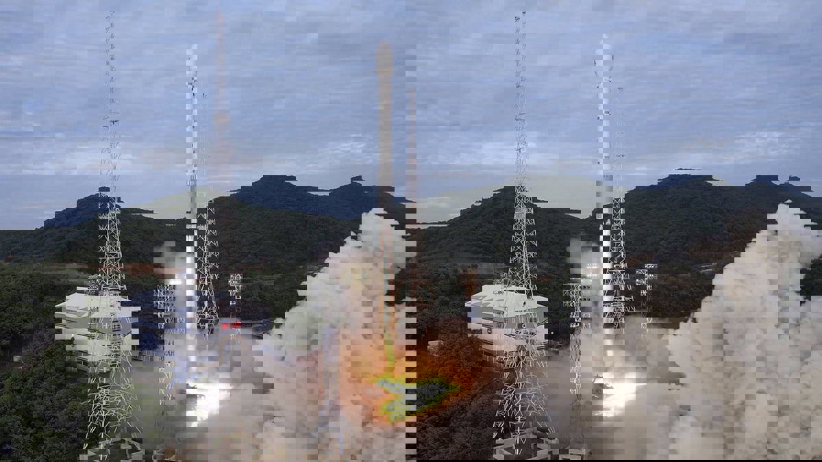 كوريا الشمالية تفشل في إطلاق قمر اصطناعي للتجسس العسكري‎