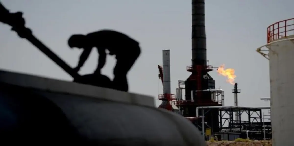 النفط يتماسك فوق 37 دولارا للبرميل