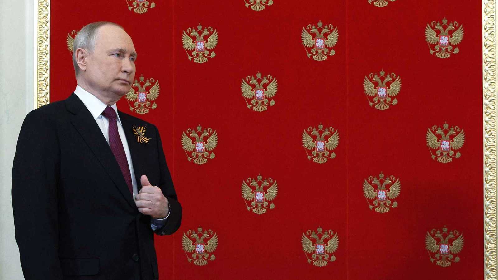 عقب الاختراقات الأمنية.. حرس بوتين يحمل صواريخ مضادة للمسيّرات (صور)